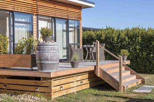 Cloud 9 Pinot Grove – Family-Friendly with Seasonal Communal Pool, Tennis & Space to Relax