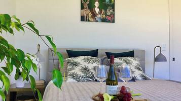 2 bedrooms, iron/ironing board, WiFi (free), bed sheets