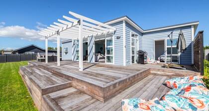 Blue Bungalow, Martinborough