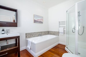 Unclassified image, 5 of 27, button - Brooklands Cottage - Award Winning Villa (Martinborough)