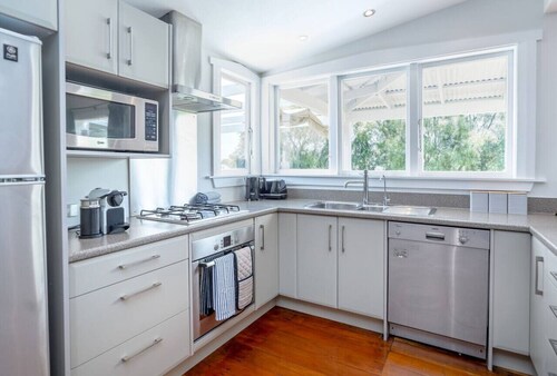 Brooklands Cottage - Martinborough’s Award Winning Villa