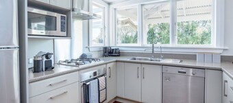 Brooklands Cottage - Martinborough’s Award Winning Villa