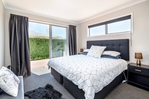 3 chambres, bureau, fer et planche à repasser, accès au Wi-Fi (inclus)