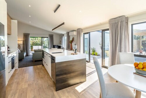 Citron Nine, Greytown