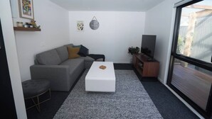 Smart TV, fireplace - Bach On Daniel, Martinborough (Martinborough)