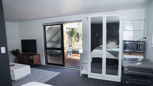 1 bedroom, free WiFi, bed sheets - Bach On Daniel, Martinborough (Martinborough)