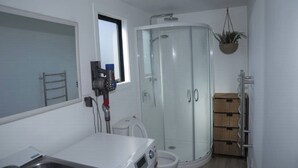 Hair dryer, towels - Bach On Daniel, Martinborough (Martinborough)