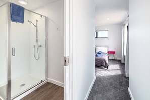 4 chambres, bureau, fer et planche à repasser, Wi-Fi gratuit