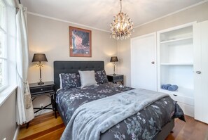 Unclassified image, 3 of 33, button - Bronte House, Martinborough (Martinborough)