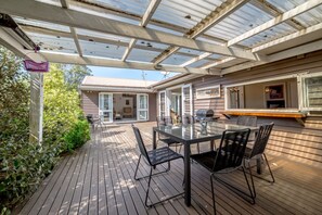 Unclassified image, 2 of 33, button - Bronte House, Martinborough (Martinborough)