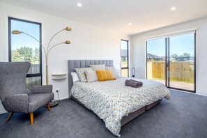 4 Schlafzimmer, Schreibtisch, Bügeleisen/Bügelbrett, WLAN