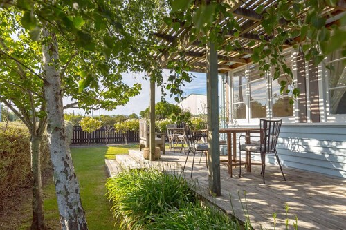 Strasbourge Cottage Cozy Escape Near the town center for Couples & Families