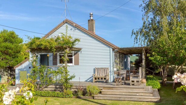 Terrace/patio - Strasbourge Cottage, Martinborough (Martinborough)