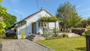 Exterior - Strasbourge Cottage, Martinborough (Martinborough)
