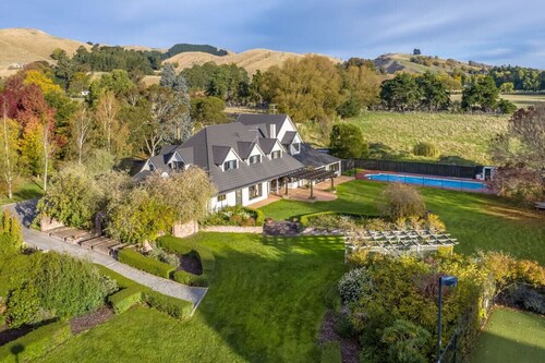 Longbush Estate, Gladstone