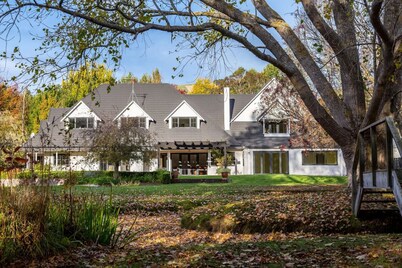 Longbush Estate, Gladstone