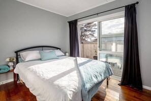 1 bedroom, desk, iron/ironing board, free WiFi