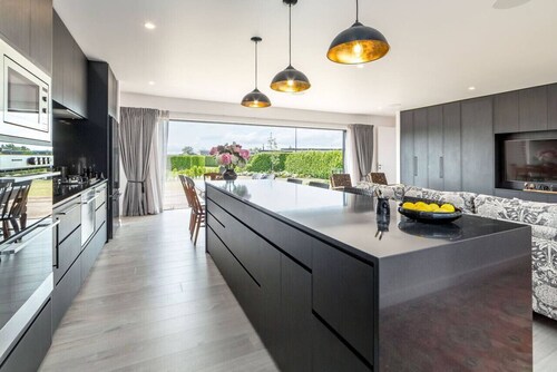 Relax on the Deck, Martinborough