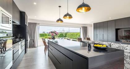 Relax on the Deck, Martinborough