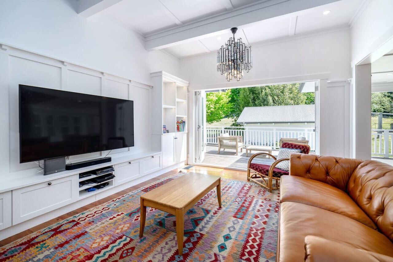 Smart-tv, een open haard en videospelletjes