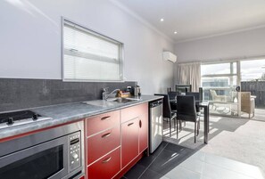 Frigorífic, microones i torradora 