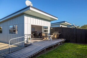 Outdoor dining - TWO FOUR COLOGNE #1, Martinborough (Martinborough)