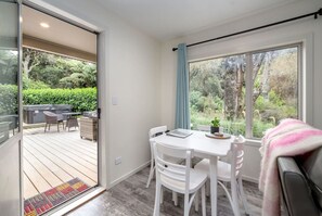 Interior - The Glade, Martinborough (Ruakōkoputuna)