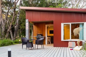 Outdoor dining - The Glade, Martinborough (Ruakōkoputuna)