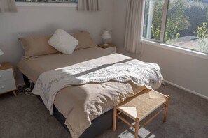 3 bedrooms, desk, iron/ironing board, WiFi