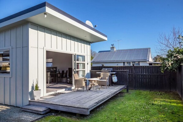 تناول الطعام بالخارج