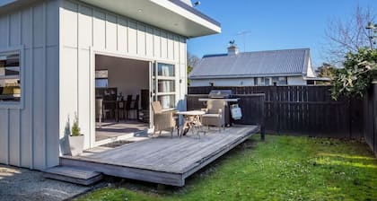 TWO FOUR COLOGNE #5, Martinborough