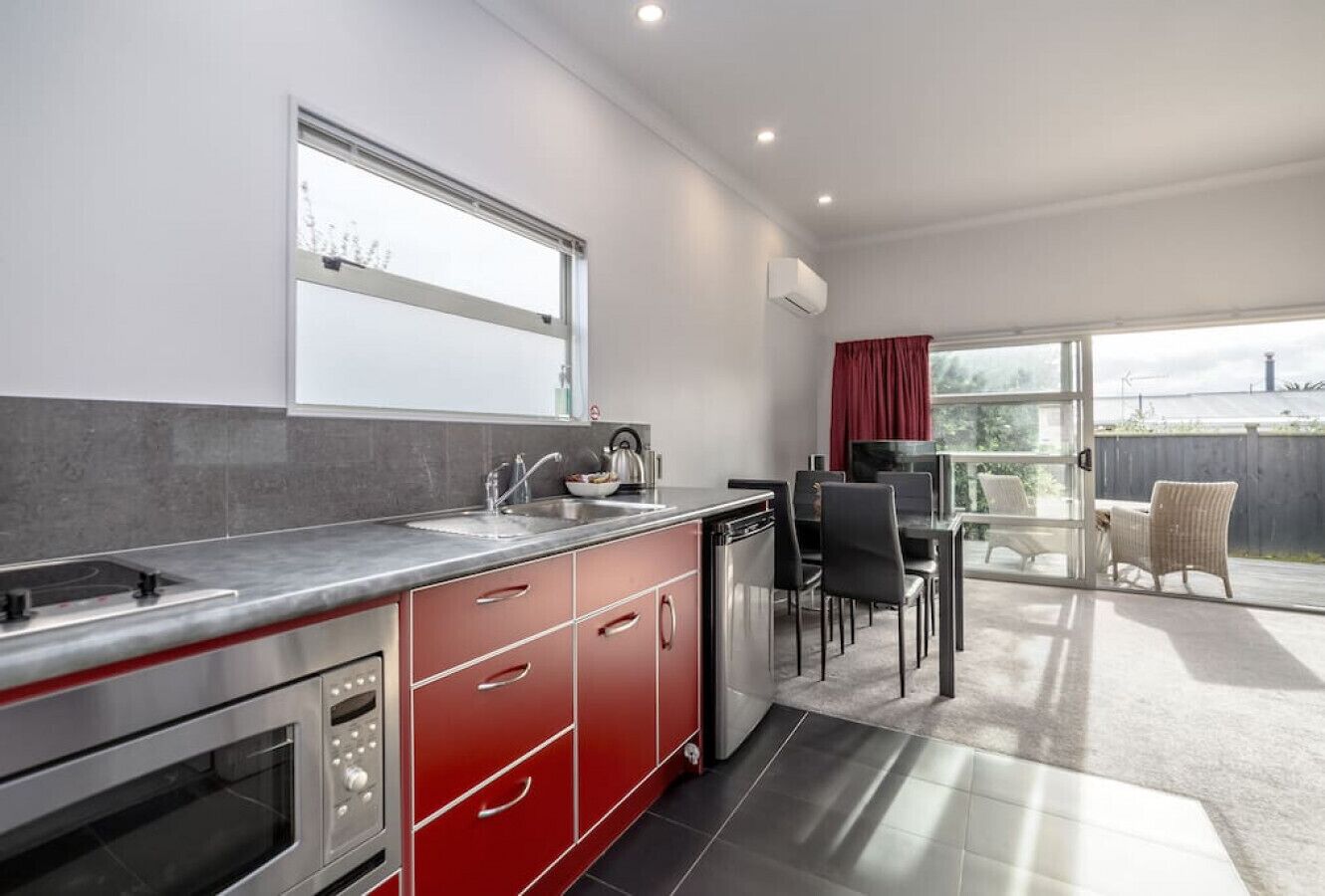 冷蔵庫、電子レンジ、コンロ、トースター