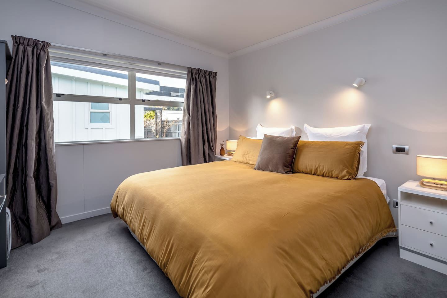 1 bedroom, desk, iron/ironing board, WiFi (free)