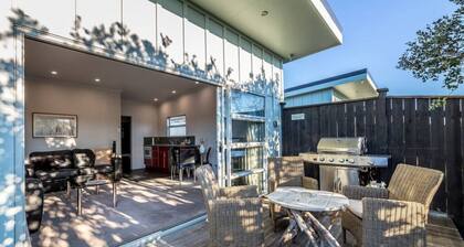 TWO FOUR COLOGNE #3, Martinborough