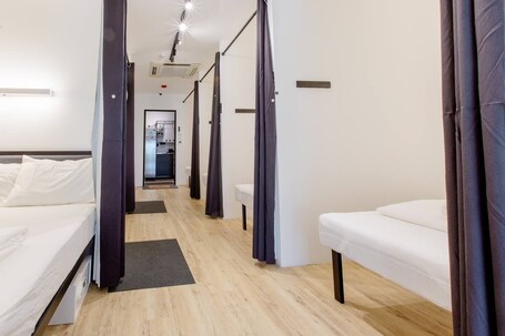 RadZone Hostel - Image 35