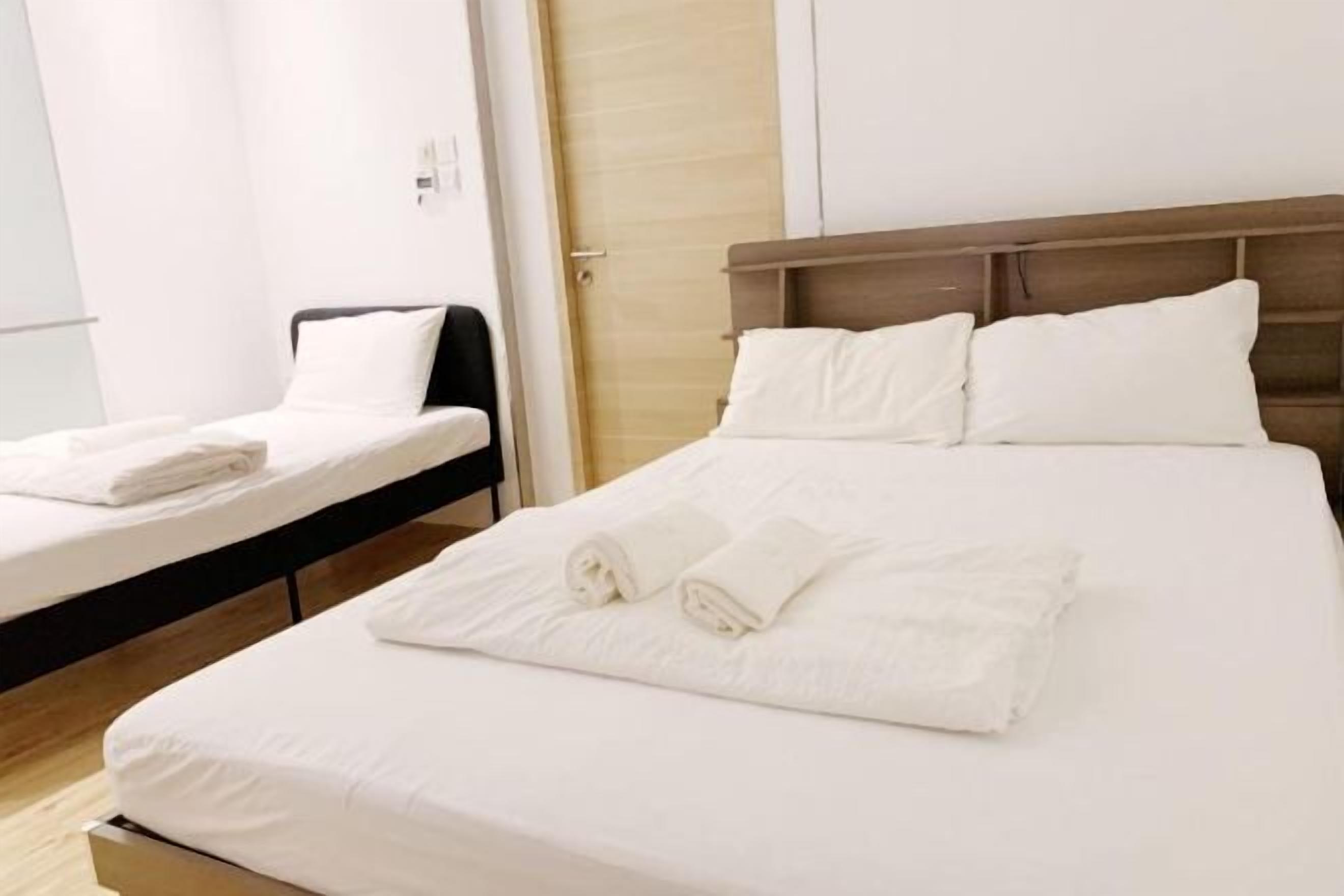 Een kluis op de kamer, geluiddichte muren, een strijkplank/strijkijzer