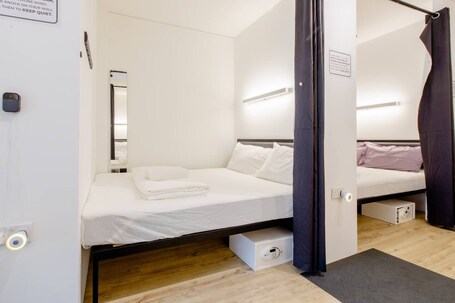 RadZone Hostel - Image 33