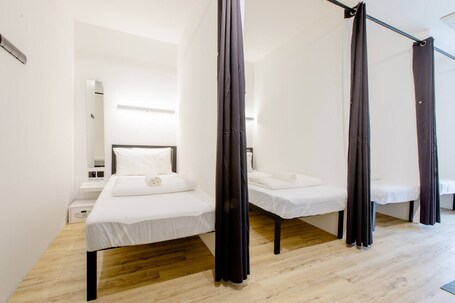 RadZone Hostel - Image 30