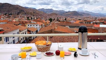 Free daily continental breakfast