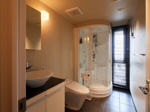 Deluxe Twin Room, Non Smoking | Bathroom | Separate tub and shower, free toiletries, hair dryer, slippers - Chateraise Lodge Atami (Atami)