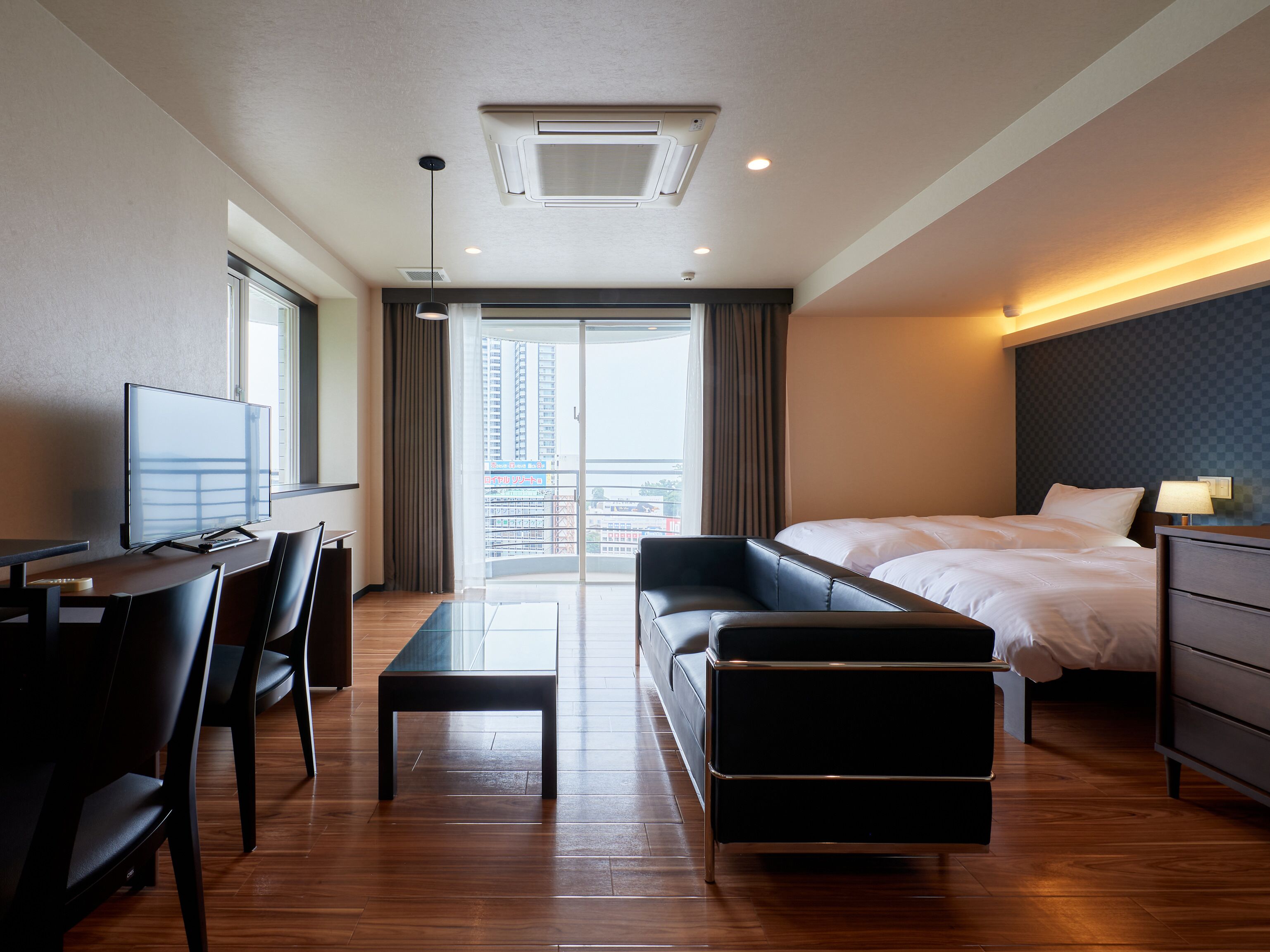 Deluxe Twin Room, Non Smoking | Free WiFi, bed sheets