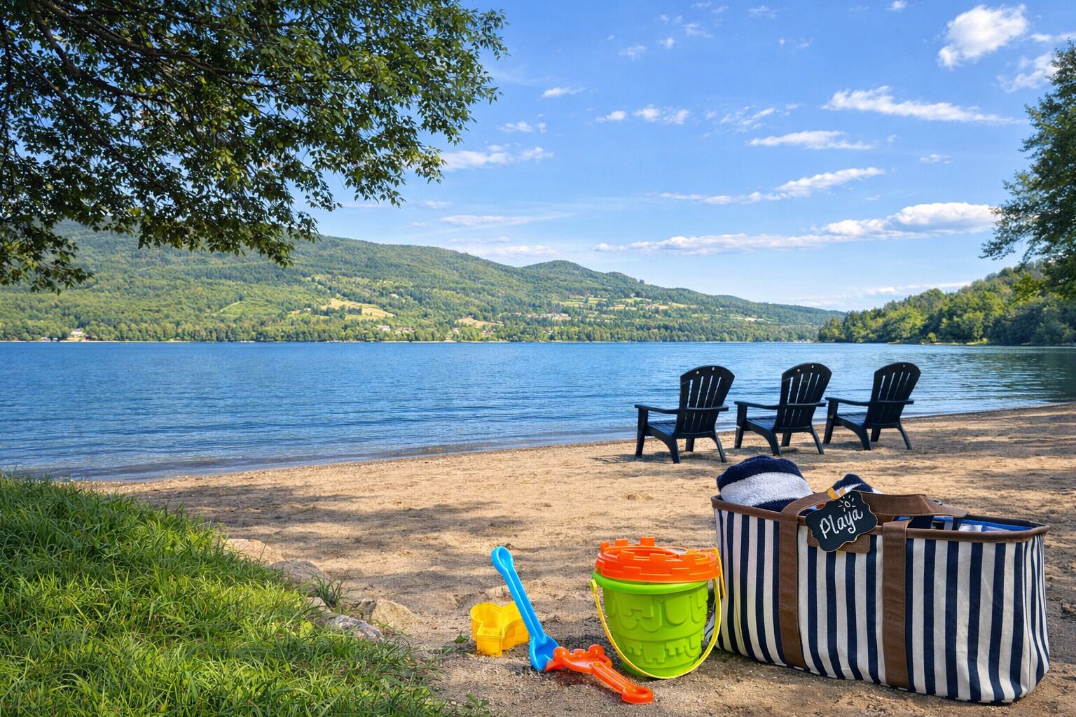 بالقرب من الشاطئ، كراسي للتشمس، مناشف للشاطئ