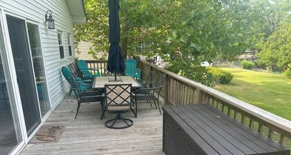 Lakefront living on Lake of Egypt