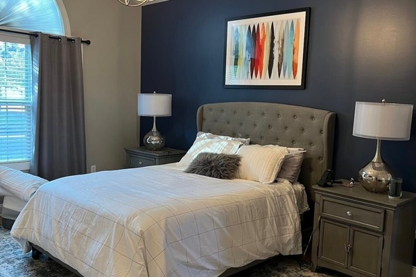 3 habitaciones, tabla de planchar con plancha, wifi y ropa de cama