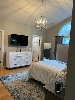 3 chambres, fer et planche à repasser, Wi-Fi, draps fournis