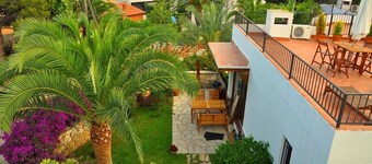 Holiday Villa in Tarragona with Open Terrace, Garden & Wi-Fi