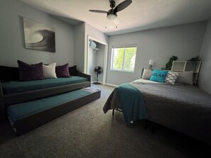 3 bedrooms, desk, iron/ironing board, travel crib - Spacious home near Torch Lake w/custom back patio, steps away from public access (Alden)