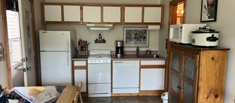 Mtn View Beauty- Walk to Slopes & Lake Lavinski- Top Rated Condo-Sleeps 5-Cheap 