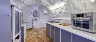 Underground Dugout - Outback Plains View