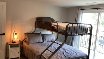 3 bedrooms, iron/ironing board, free WiFi, bed sheets